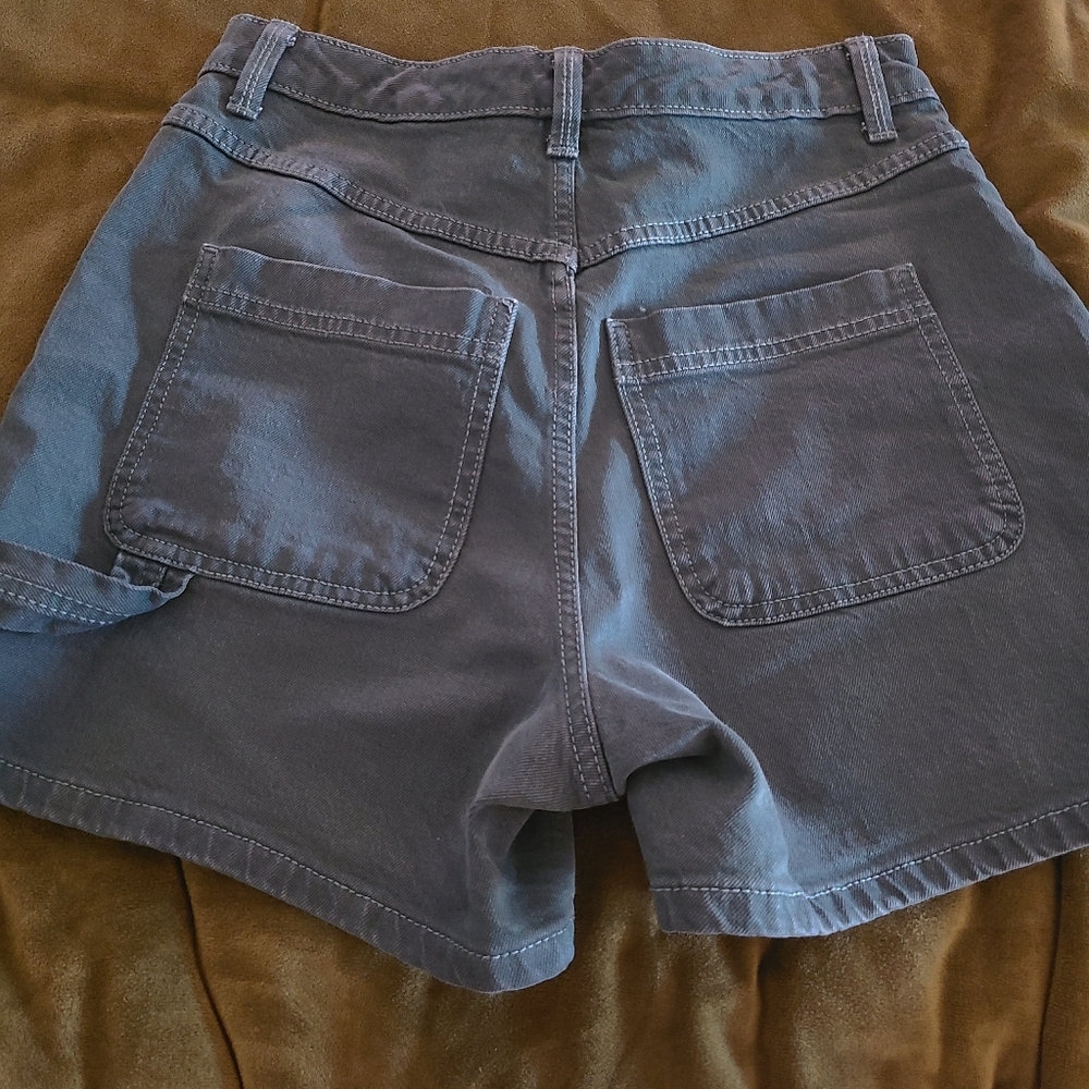 Shorts - Picture 2 of 3